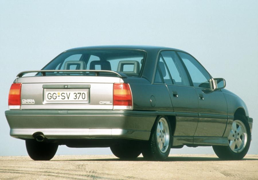  Opel Omega 3000 (A) 1987 года  (фото 2 из 29)